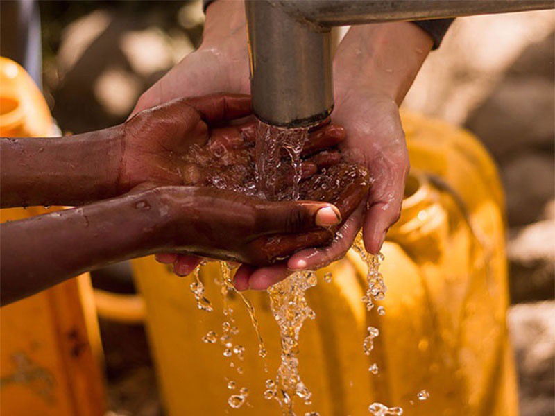 Sauberes Wasser für Ruanda Gesellschaften