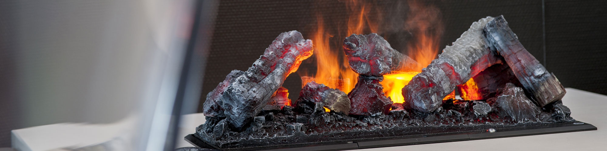Hybridkamine - Flammen aus Wasser und Strom
