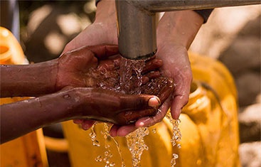 Sauberes Wasser für Rwanda Gesellschaft