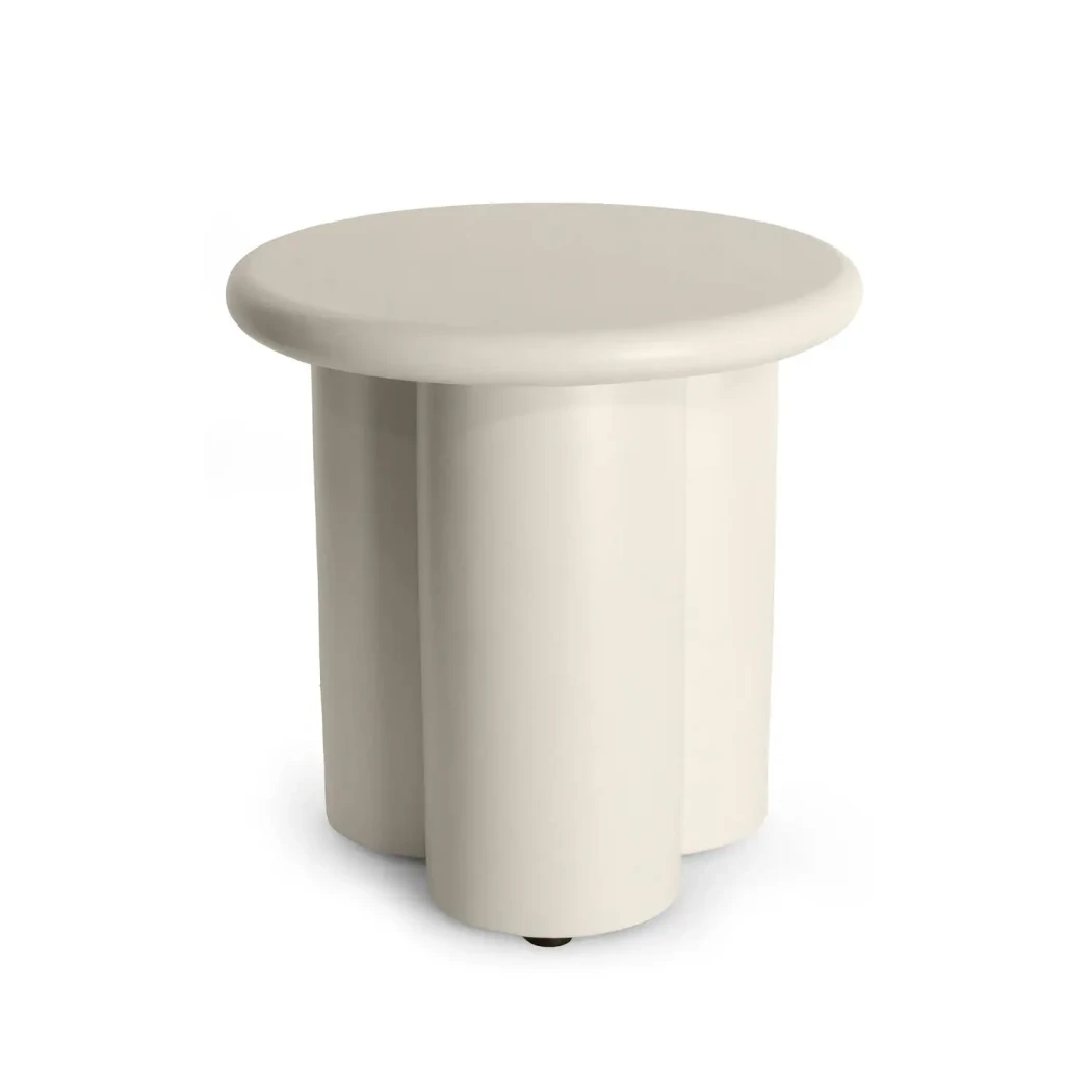 Beistelltisch Rib Oyster Beige von Happy Cocooning – 45cm gerippter Verbundwerkstoff Outdoor-Akzenttisch