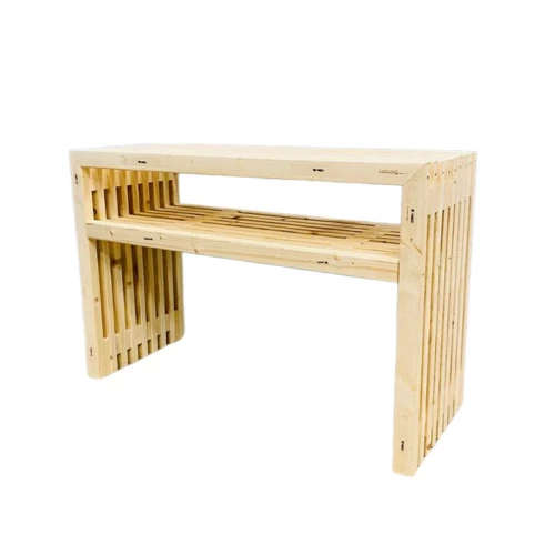 Grilltisch aus neuen breiten Brettern